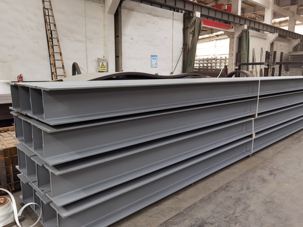 東陽鋼結(jié)構噴漆施工